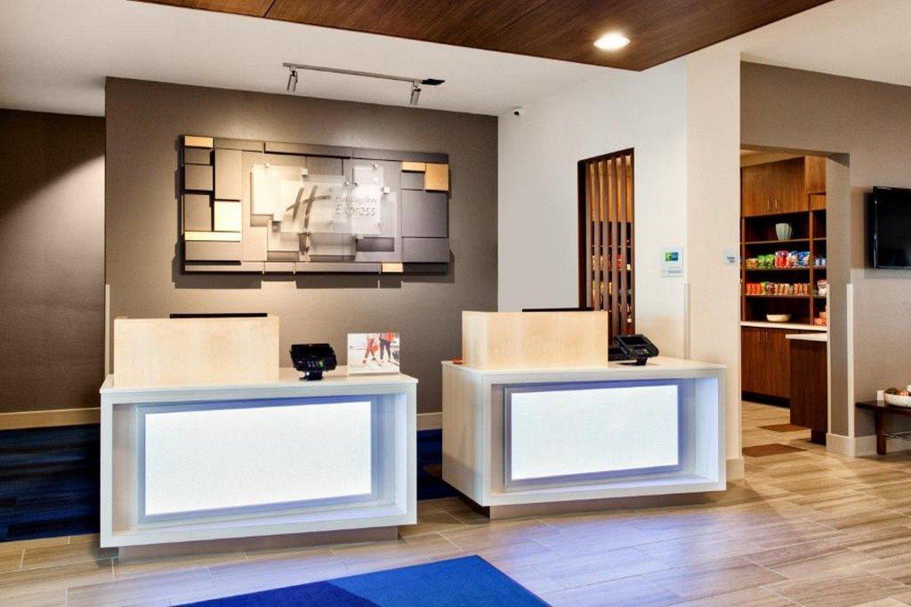 Express Wales North-winter Haven By Ihg Hotel